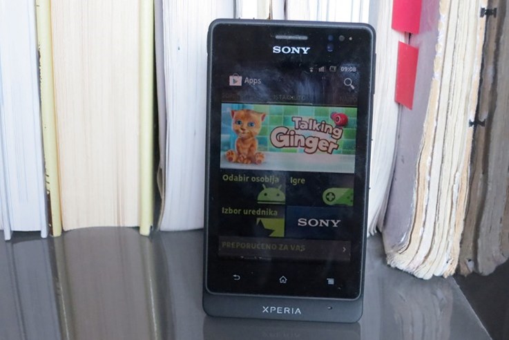 Sony Xperia GO (30).jpg